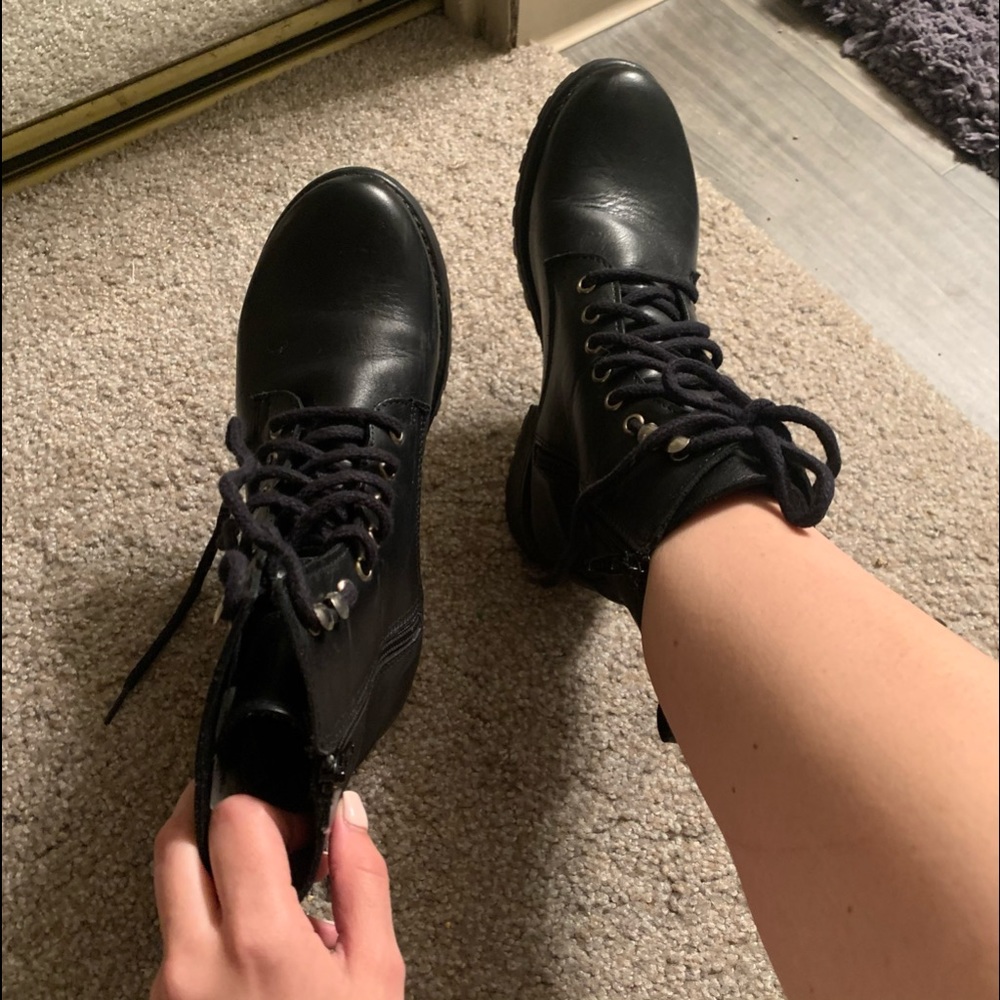 STEVE MADDEN // Black Leather Combat Boots